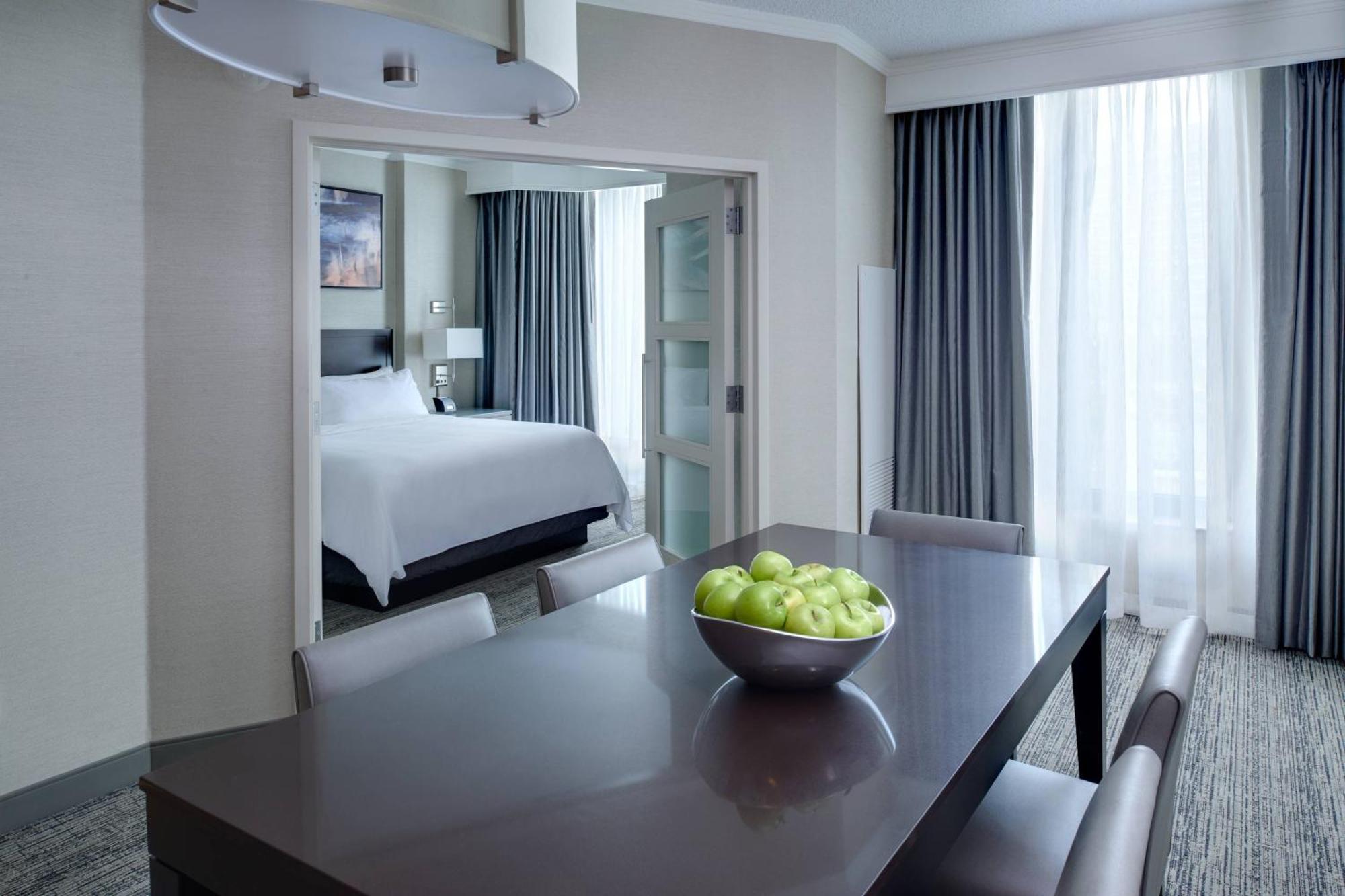 Chicago Marriott Suites O'Hare Rosemont Eksteriør billede